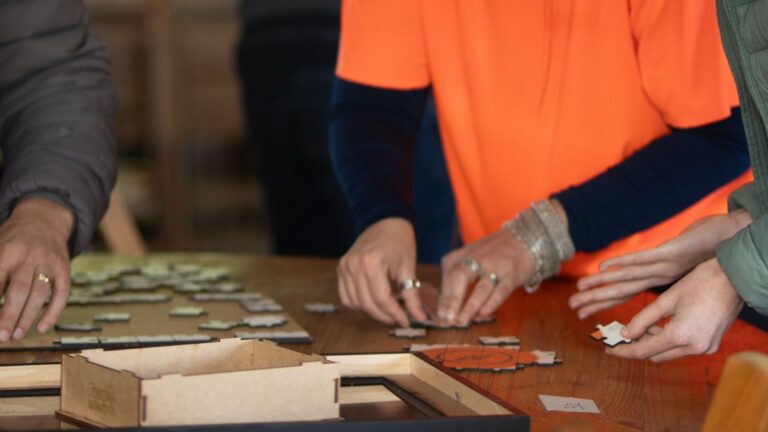 Participantes da dinâmica de trabalho em equipe da Aldeia Incompany